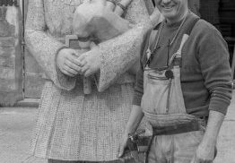 Artist Paul D'Arcy with Thomas Ashe 2017 Memorial Sculpture